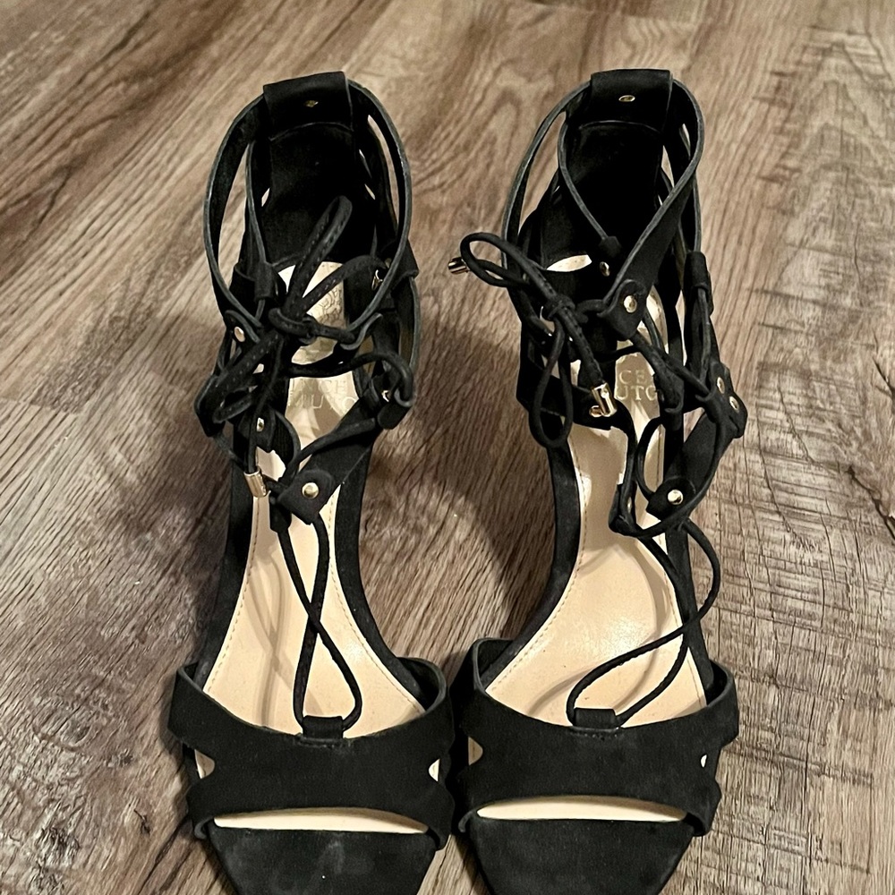 Vince Camuto “Claran” Black Heels Size 7